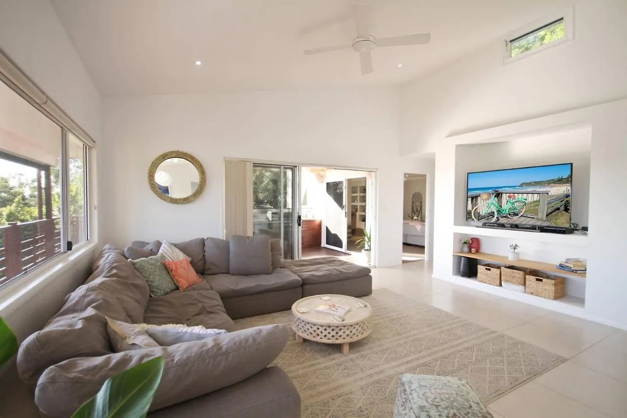 Stunning Home With Spectacular Views Coolum Beach Holiday home